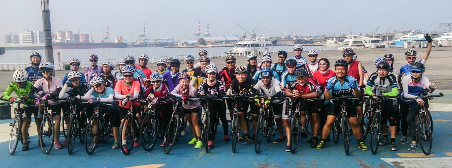 group photo before set off from kaohsiung